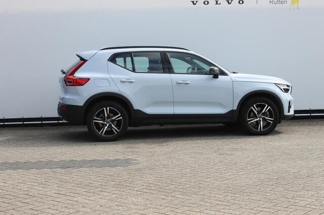 Volvo XC40 B4 211PK Plus Dark Google infotainment / Adaptieve cruise control / Verwarmbare voorstoelen en stuurwiel / Elektrisch bedienbare bestuurdersstoel met geheugen / Semi elektrisch wegklapbare trekhaak
