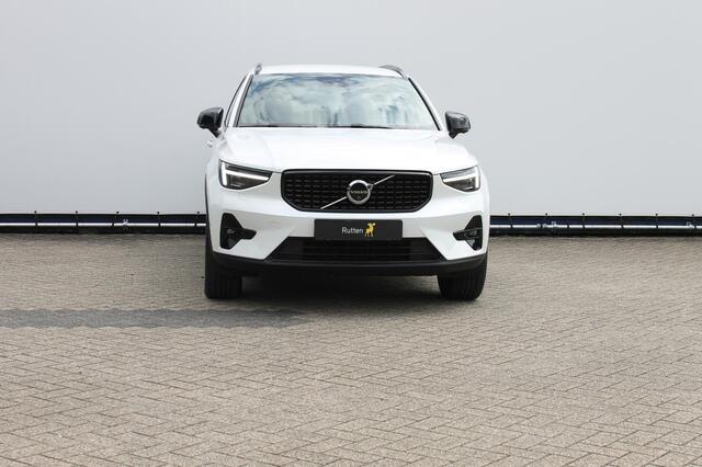 Volvo XC40 B3 177PK Automaat Plus Dark Google infotainment / Draadloos telefoon opladen / Elektrisch bedienbare bestuurdersstoel met geheugen / Adaptieve Cruise Control