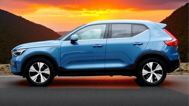 Volvo XC40 1.5 T4 Plug-in Hybrid 155kW/211pk DCT7 Inscription Exp. FACELIFT! CLIMA + ADAPT.CRUISE + BLIS + NAVI SENSUS + LANE ASSIST + SPORTSTOELEN + KEYLESS ENTRY&GO + EL.ACHTERKLEP + CAMERA + PD-GLASS + PARKSENSOREN V&A + 18" LM-VELGEN!!