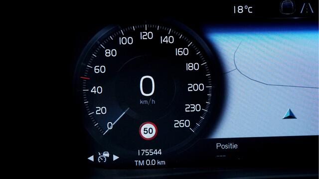 Volvo XC40 1.5 T4 Plug-in Hybrid 155kW/211pk DCT7 Inscription Exp. FACELIFT! CLIMA + ADAPT.CRUISE + BLIS + NAVI SENSUS + LANE ASSIST + SPORTSTOELEN + KEYLESS ENTRY&GO + EL.ACHTERKLEP + CAMERA + PD-GLASS + PARKSENSOREN V&A + 18" LM-VELGEN!!