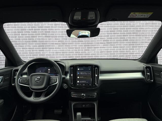 Volvo XC40 2.0 B4 Plus Dark | Trekhaak | Memory | Zitting verlengers | parkeersensoren vóór en achter | camera | Google auto | Full LED | verwarmde voorstoelen en stuurwiel | trekgewicht 2000KG! |