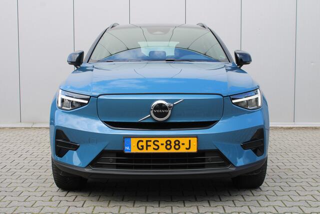 Volvo XC40 Single Motor Extended Range Plus 82 kWh | Trekhaak | All Season banden | Stoelverwarming