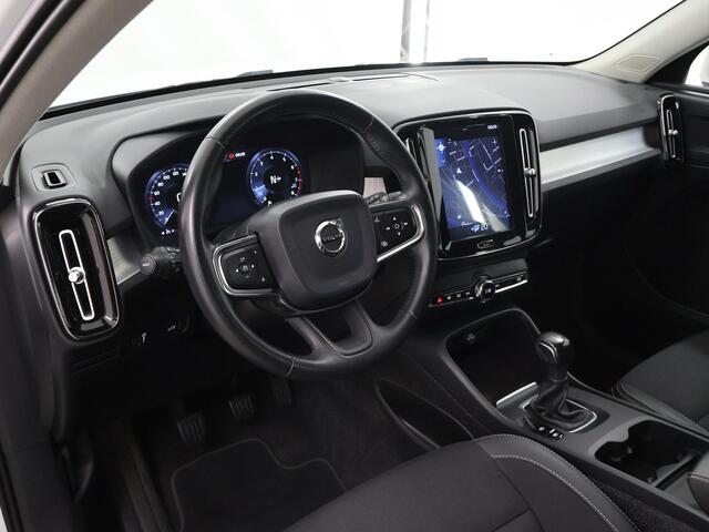 Volvo XC40 1.5 T3 Momentum | Navigatie | Digitaal Dashboard | Camera | Climate Control | Apple CarPlay/Android Auto | Rijhulp Systeem | LED | Keyless-Start | Lichtmetalen velgen |