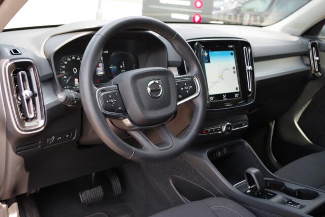 Volvo XC40 1.5 T4 211 PK Recharge Inscription Expression, Trekhaak, Camera, LED, Cruise Control