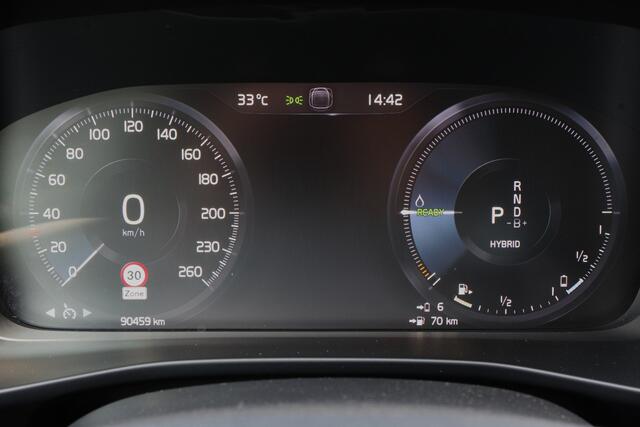 Volvo XC40 1.5 T4 211 PK Recharge Inscription Expression, Trekhaak, Camera, LED, Cruise Control
