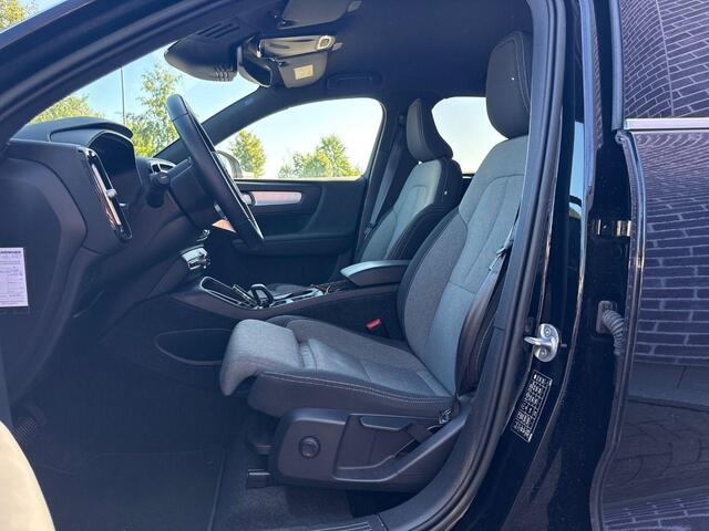 Volvo XC40 1.5 T4 Plug-in hybrid Core Bright | Lighting Pack | Park Assist Pack | Driver Assist | Getint Glas | Adaptive Cruise |