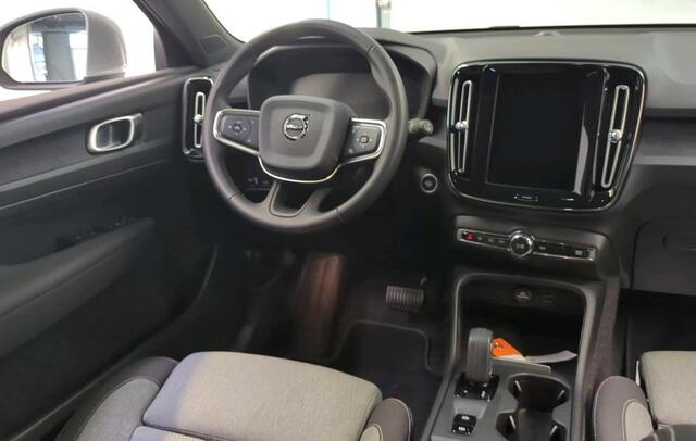 Volvo XC40 1.5 T5 262 pk Recharge Business Pro Navigatie Trekhaak Camera Carplay Bliss Pilot Assist 19 Inch Velgen DAB Sportstoel Keyless NL Auto 1e Eigenaar Plug-in Hybride