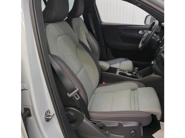 Volvo XC40 1.5 T5 262 pk Recharge Business Pro Navigatie Trekhaak Camera Carplay Bliss Pilot Assist 19 Inch Velgen DAB Sportstoel Keyless NL Auto 1e Eigenaar Plug-in Hybride