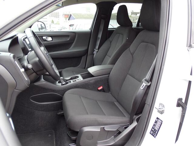 Volvo XC40 T4 Momentum 190PK | Automaat | Navigatie