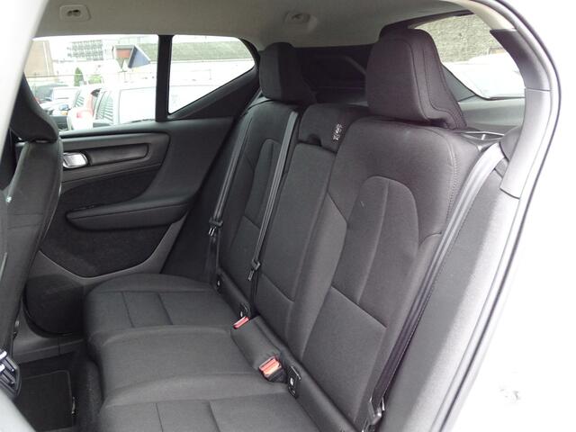 Volvo XC40 T4 Momentum 190PK | Automaat | Navigatie