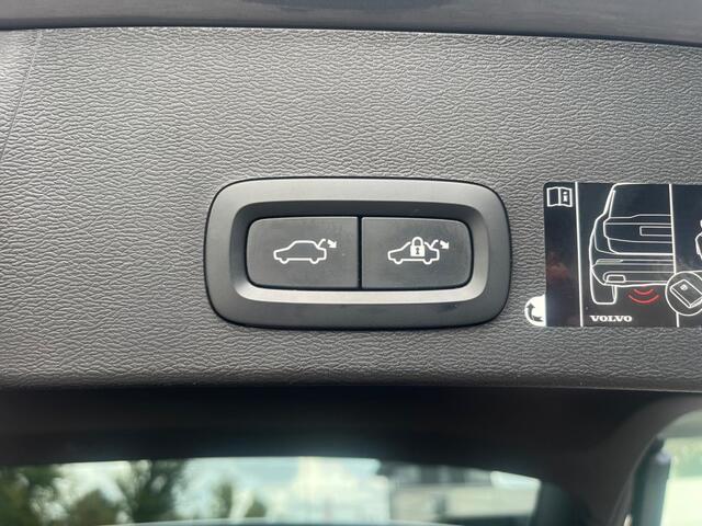 Volvo XC40 2.0 T4 R-Design