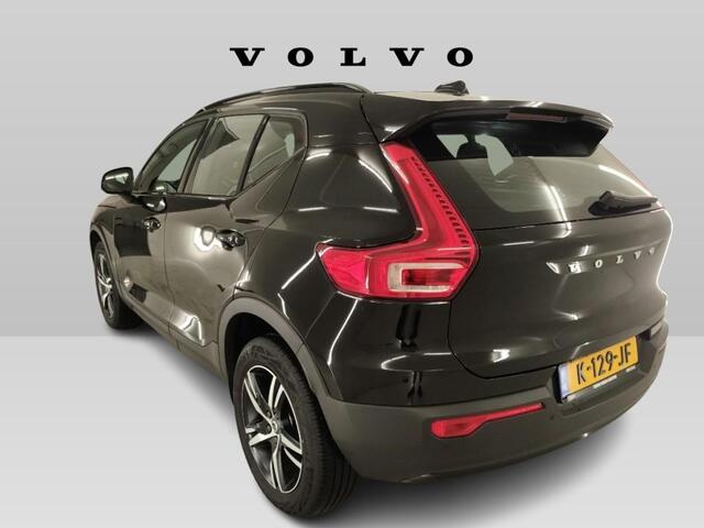 Volvo XC40 1.5 T2 R-Design | Adaptieve Cruise Control | Dode Hoek Detectie | Parkeer Camera | Parkeersensoren Voor en Achter |