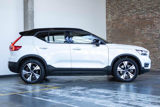 Volvo XC40 Recharge P8 AWD R-Design | Dealeronderhouden | Panoramadak | Stoelverwarming | Parkeersensoren achter | Parkeercamera | Adaptive cruise control | Warmtepomp | Adaptive cruise control | BLIS |
