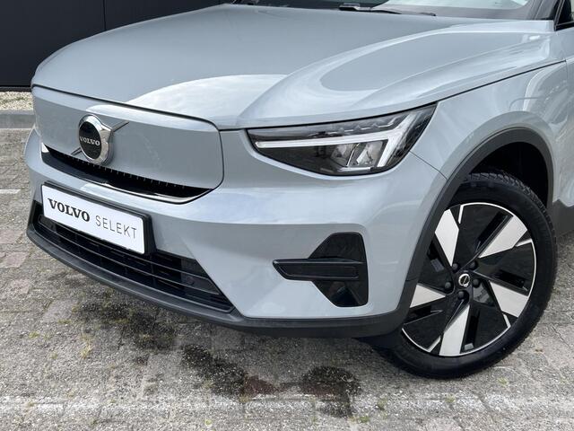 Volvo XC40 Single Motor Extened Range Core 82 kWh Zwart dak / Extra getint glas / All season banden