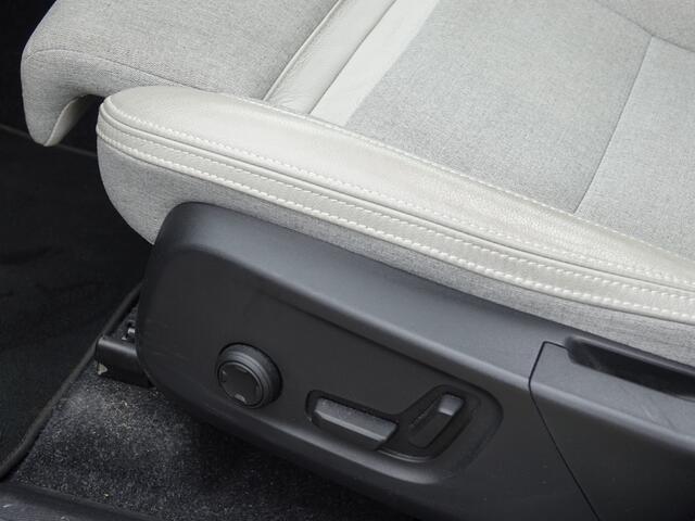 Volvo XC40 1.5 T5 Twin Engine Momentum Pro H-LEER | PANO | MEMORY | PILOT | BLIS + CTA