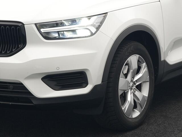 Volvo XC40 T4 Momentum Automaat 191pk Dealer O.H | Adaptive Cruise | Harman Kardon | Camera | Lederen Sportstoelen Verwarmd | LED | Pilot Assist | Navigatie | Virtual | DAB |
