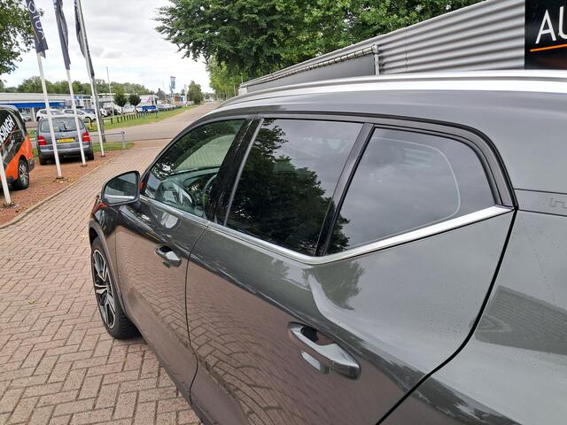 Volvo XC40 2.0!! T4 Inscription Automaat met Schuif/kanteldak! | Clima | Cruise | Vol lederen bekleding! | Navigatie | Memory chairs | RIJKLAARPRIJS INCL 12 MAANDEN GARANTIE EN BEURT