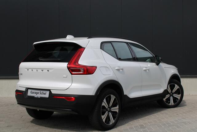 Volvo XC40 1.5 T4 Plug-in hybrid Plus Dark - Navi - Camera - Stoel-stuurverwarming - Memory - Leder - 19" LM velgen - Rijklaar