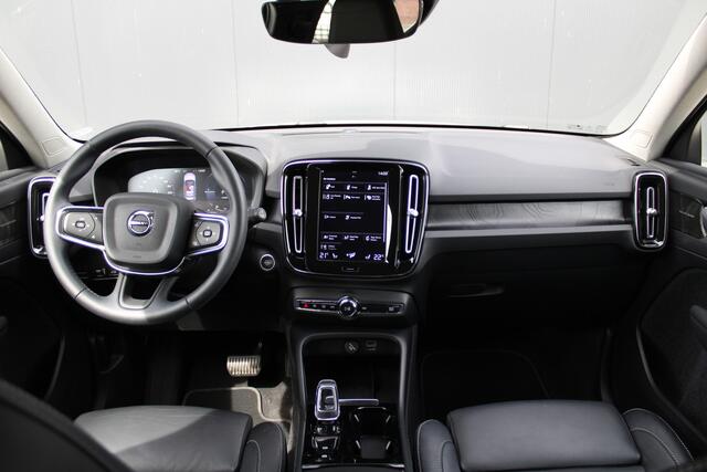 Volvo XC40 1.5 T4 Plug-in hybrid Plus Dark - Navi - Camera - Stoel-stuurverwarming - Memory - Leder - 19" LM velgen - Rijklaar