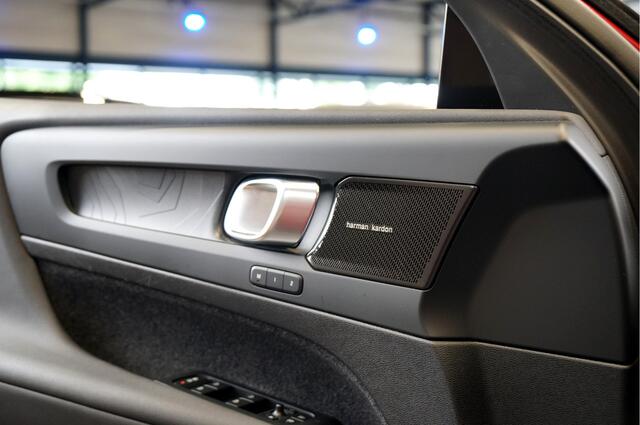 Volvo XC40 1.5 T5 Plug-in Hybrid 193kW/262pk DCT7 Plus Dark Facelift!! NAPPA LEDER + CRUISE + 360 CAMERA + NAVI SENSUS + LANE ASSIST + EL.STOELEN + STOELVERWARMING V&A + STUURVERWARMING + KEYLESS ENTRY&GO + PARKSENSOREN V&A + 18" LM-VELGEN!!