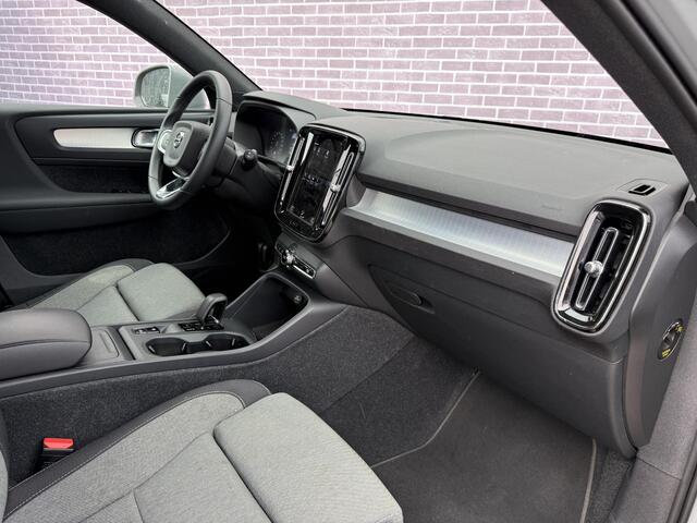 Volvo XC40 T2 Core Aut. | Nieuw Binnen | LED | Climate | Navigatie | Zitting verlengers | Keyless Entry + Start