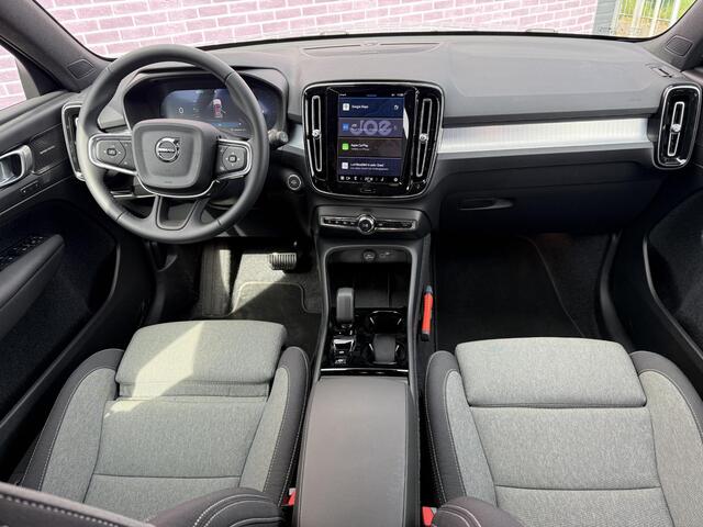 Volvo XC40 2.0 B4 Plus Dark | Nieuw Binnen | Trekhaak | Camera | Harman/Kardon | Keyless Entry/start | elektrisch verstelbare voorstoelen |
