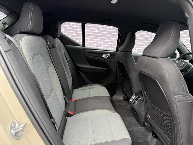 Volvo XC40 2.0 B4 Plus Dark | Nieuw Binnen | Trekhaak | Camera | Harman/Kardon | Keyless Entry/start | elektrisch verstelbare voorstoelen |