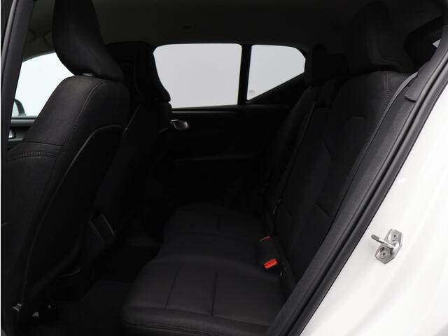 Volvo XC40 T3 Automaat / Trekhaak / Park assist v+a+camera / Stoel+voorruitverwarming