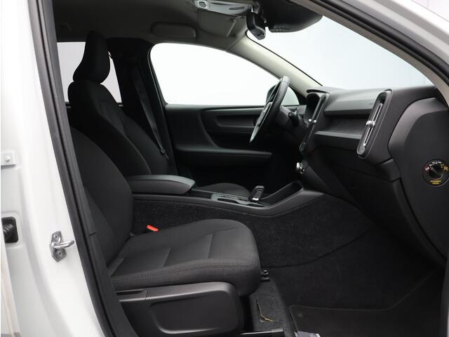 Volvo XC40 T3 Automaat / Trekhaak / Park assist v+a+camera / Stoel+voorruitverwarming