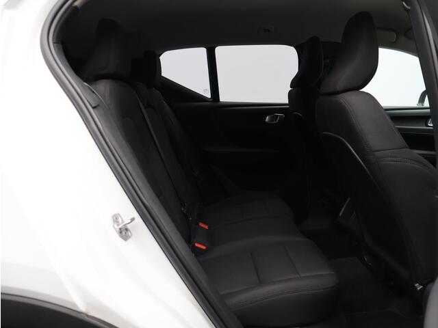 Volvo XC40 T3 Automaat / Trekhaak / Park assist v+a+camera / Stoel+voorruitverwarming