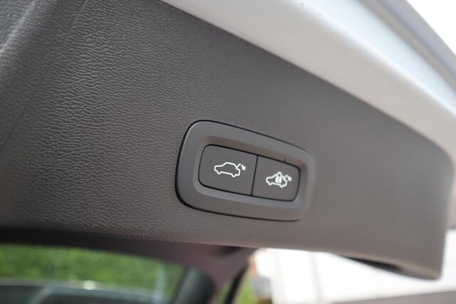 Volvo XC40 Single Motor Extended Range Ultimate 82 kWh | Trekhaak |