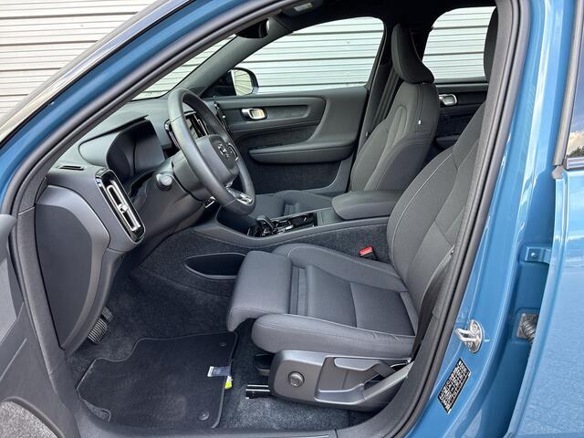 Volvo XC40 Single Motor Extended Range Plus 82 kWh / Trekhaak / Achteruitrijcamera / Dodehoekdetectie / Stoelverwarming /