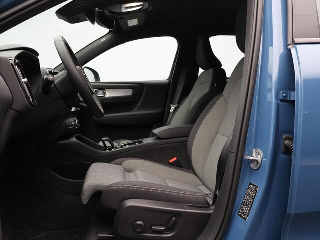 Volvo XC40 2.0 B4 Plus Dark / Trekhaak / Elektrische Stoelen / Harman Kardon / Stoel+Stuurverwarming / Adaptive Cruise / BLIS /