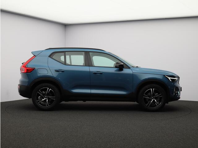 Volvo XC40 2.0 B4 Plus Dark / Trekhaak / Elektrische Stoelen / Harman Kardon / Stoel+Stuurverwarming / Adaptive Cruise / BLIS /