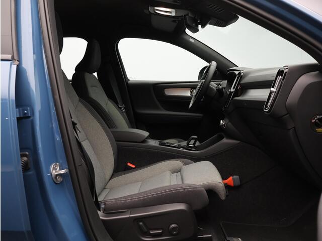 Volvo XC40 2.0 B4 Plus Dark / Trekhaak / Elektrische Stoelen / Harman Kardon / Stoel+Stuurverwarming / Adaptive Cruise / BLIS /