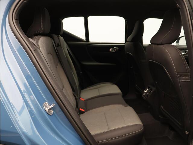 Volvo XC40 2.0 B4 Plus Dark / Trekhaak / Elektrische Stoelen / Harman Kardon / Stoel+Stuurverwarming / Adaptive Cruise / BLIS /