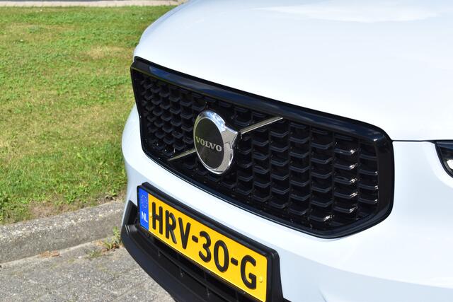 Volvo XC40 B4 211PK Automaat Plus Dark | Trekhaak | ACC | H&K | Blis | Stoel-Stuur Verwarming