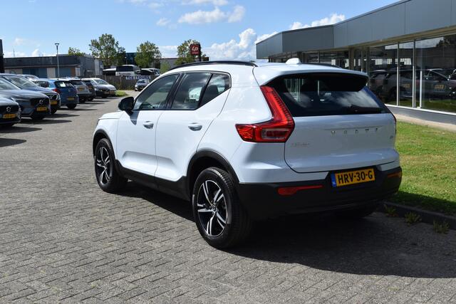Volvo XC40 B4 211PK Automaat Plus Dark | Trekhaak | ACC | H&K | Blis | Stoel-Stuur Verwarming