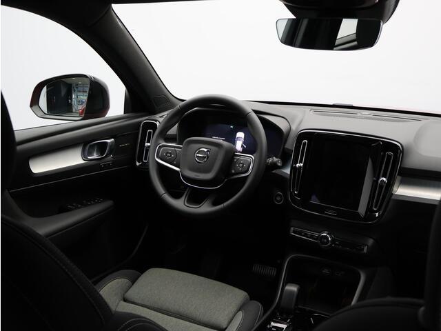 Volvo XC40 2.0 B4 Plus Dark / Trekhaak / Elektrische Stoelen / Harman Kardon / Stoel+Stuurverwarming / Adaptive Cruise / BLIS /