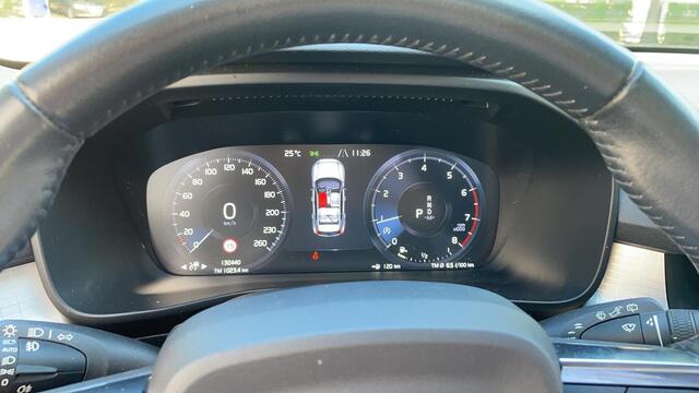 Volvo XC40 T2 Automaat Business Pro | Trekhaak | Dealeronderhouden | Panoramadak | Stoelverwarming | BLIS | Parkeercamera | Parkeersensoren voor + achter | 19" Lichtmetalen velgen | Adaptive cruise control | Navigatie