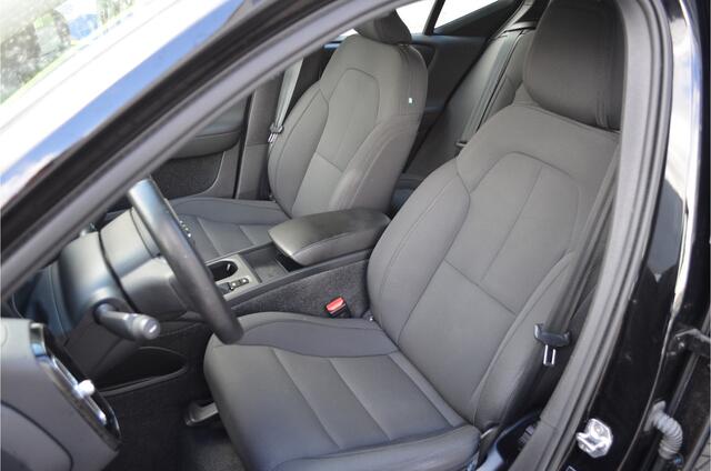 Volvo XC40 1.5 T4 Recharge Inscription Pilot Assist | a.Camera | Carplay | Stuur + Stoelverwarming | Dodehoeksensor | Bordenherkenning NL Auto!