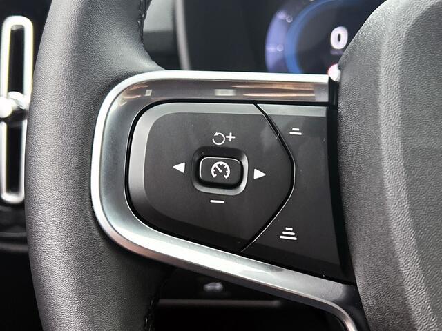 Volvo XC40 2.0 B4 Plus Dark