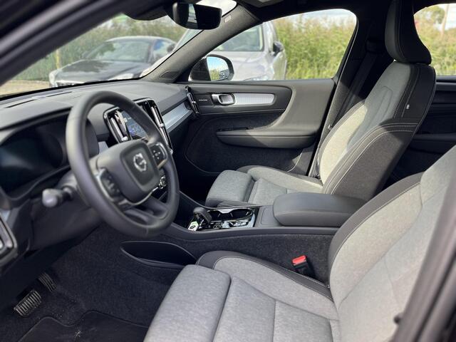 Volvo XC40 B4 Plus Dark