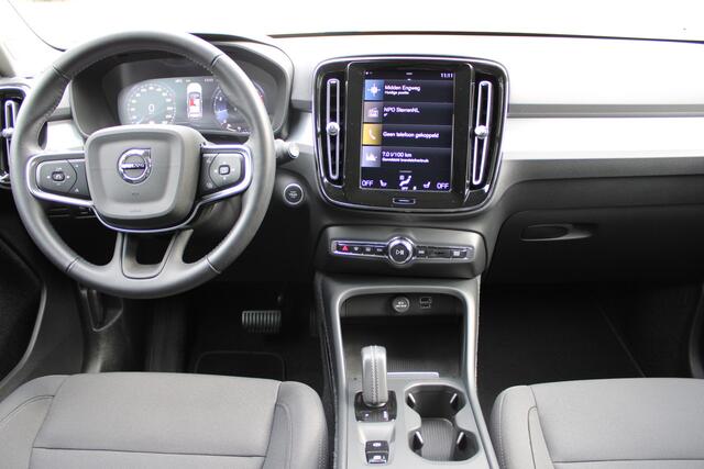 Volvo XC40 1.5 T3 Momentum | Trekhaak | Cruise control | Navigatie | Stoel-/Stuurverwarming