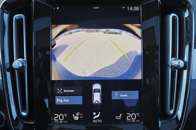 Volvo XC40 T5 Recharge Plus Dark - Panorama/schuifdak - IntelliSafe Assist - Harman/Kardon audio - Parkeercamera achter - Verwarmde voorstoelen & stuur - Parkeersensoren voor & achter - Elektr. bedienb. voorstoelen met geheugen links - Draadloze tel. lader - Extra g