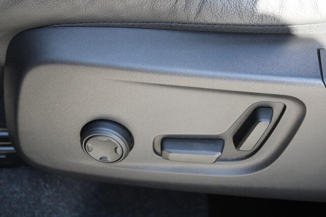 Volvo XC40 1.5 T5 Recharge Inscription - Camera - H&K - Memory - Pano - Trekhaak - Leder - Stoel/Stuurverwarming - Rijklaar