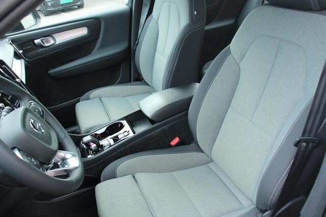 Volvo XC40 1.5 T2 Plus Dark