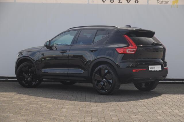 Volvo XC40 B4 211PK Automaat Plus Black Edition / Trekhaak / 360 Camera / Adaptieve cruise control / Stoel- en stuurwielverwarming / Elektrische achterklep / harman kardon Audio / App carplay /