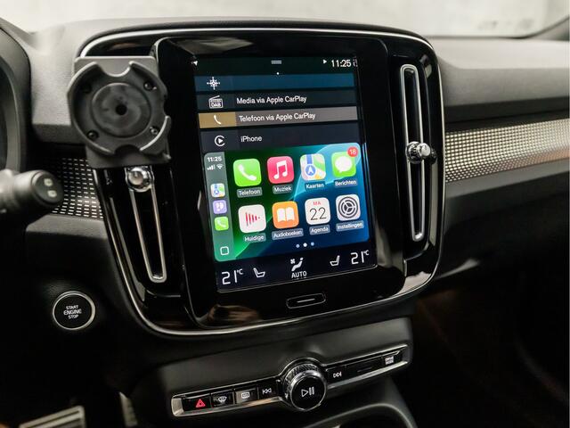 Volvo XC40 1.5 T4 Recharge Inscription 211Pk Automaat (PANORAMADAK, APPLE CARPLAY, LEDER, MEMORY SEATS, KEYLESS, STUUR/STOELVERWARMING, HARMAN/KARDON, CAMERA, TREKHAAK, ADAPTIVE CRUISE, ZWART HEMEL, NIEUWSTAAT)