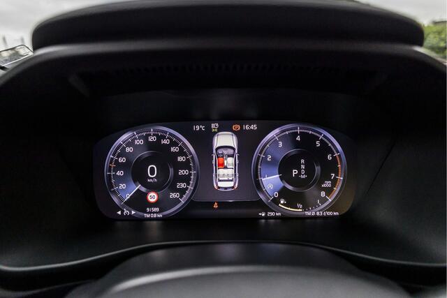 Volvo XC40 1.5 T3 R-Design | Camera | Carplay | Stoelverw.